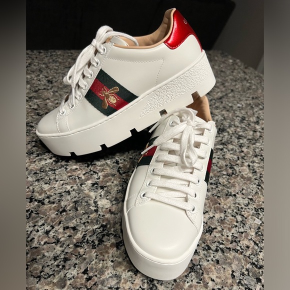 GUCCI ACE EMBROIDERED PLATFORM SNEAKER 35 EU (5 US) – RETAIL $890.00 - Picture 3 of 12